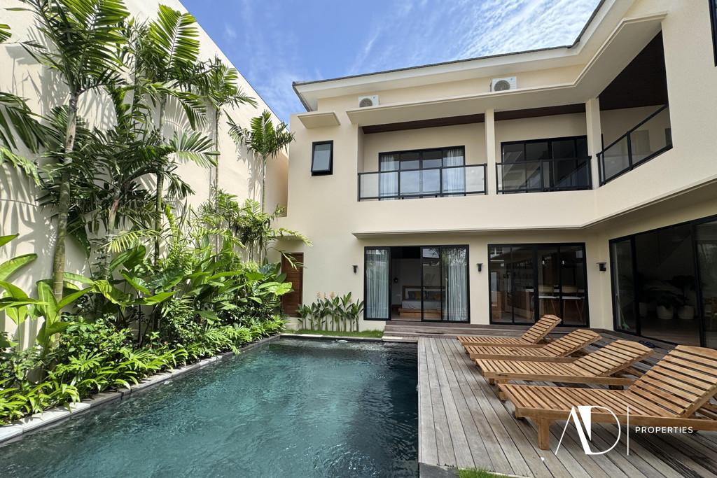 LEASEHOLD 4-BEDROOM MODERN VILLA NEAR SANUR BEACH 