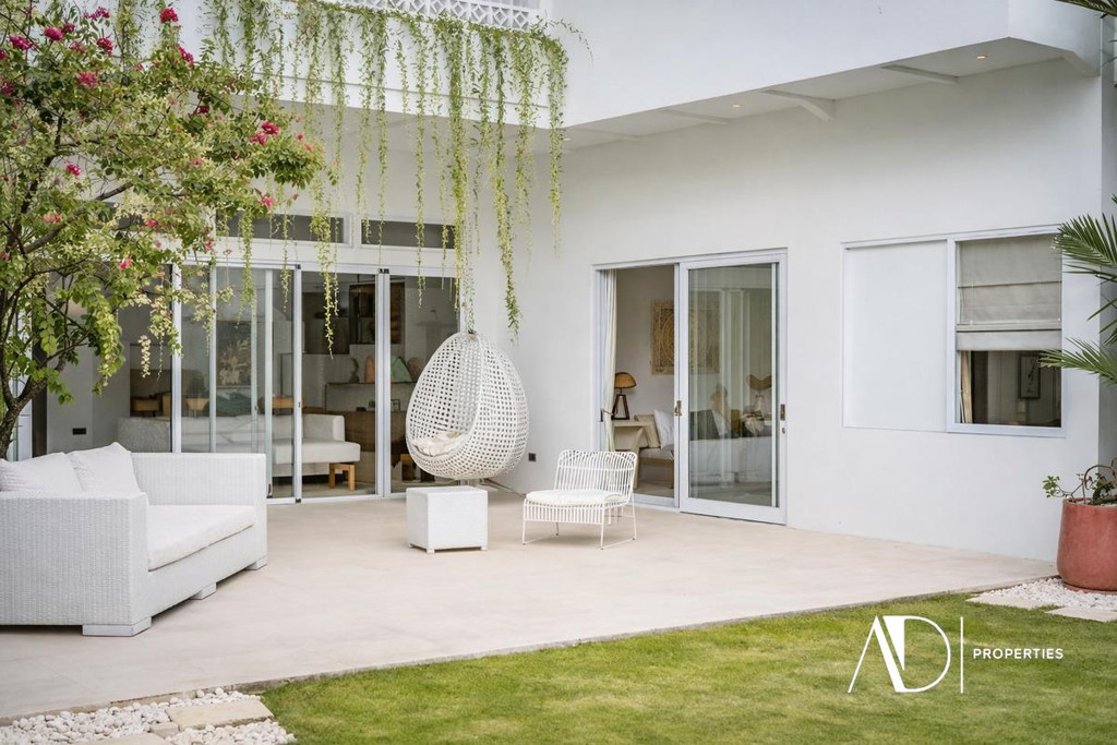 LEASEHOLD | MODERN TROPICAL VILLA IN PRIME UMALAS