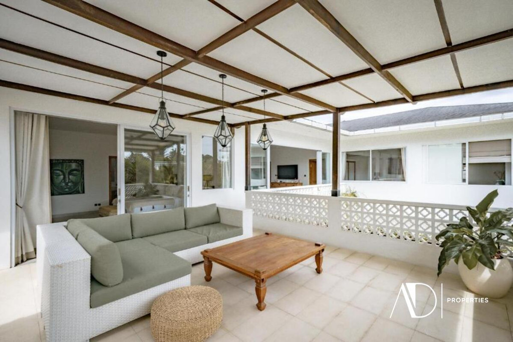 LEASEHOLD | MODERN TROPICAL VILLA IN PRIME UMALAS