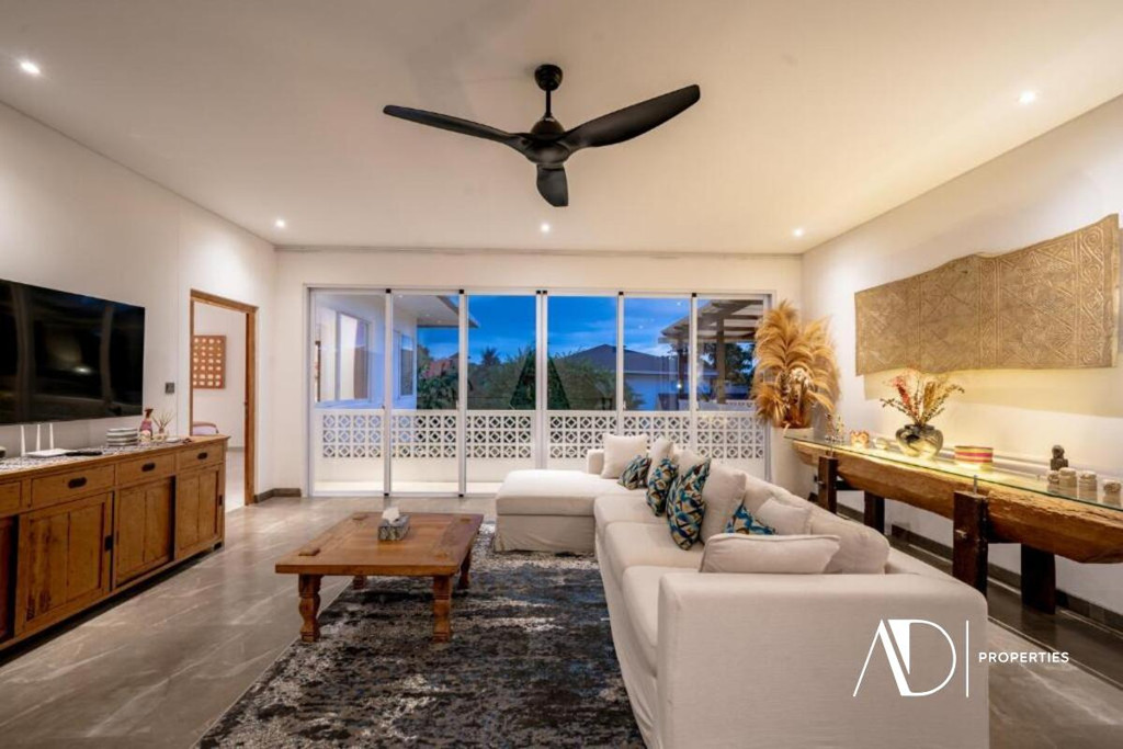 LEASEHOLD | MODERN TROPICAL VILLA IN PRIME UMALAS