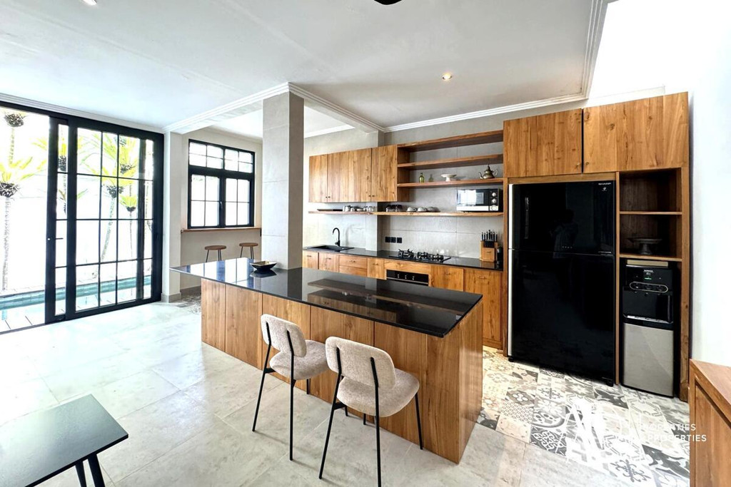 FREEHOLD | RENOVATED MODERN TOWNHOUSE - SEMINYAK AREA