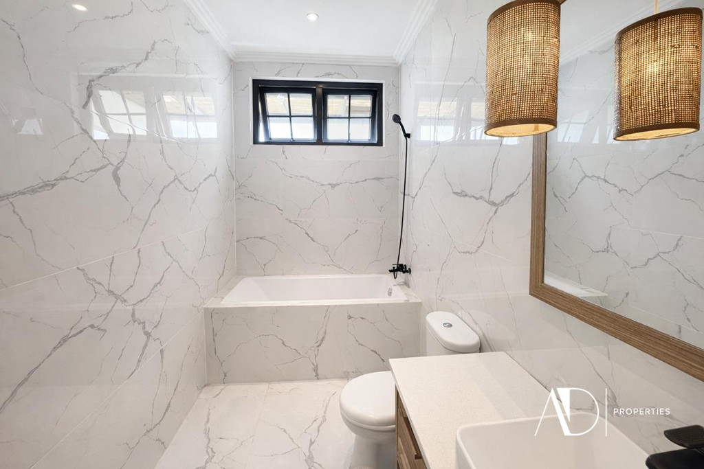 FREEHOLD | RENOVATED MODERN TOWNHOUSE - SEMINYAK AREA