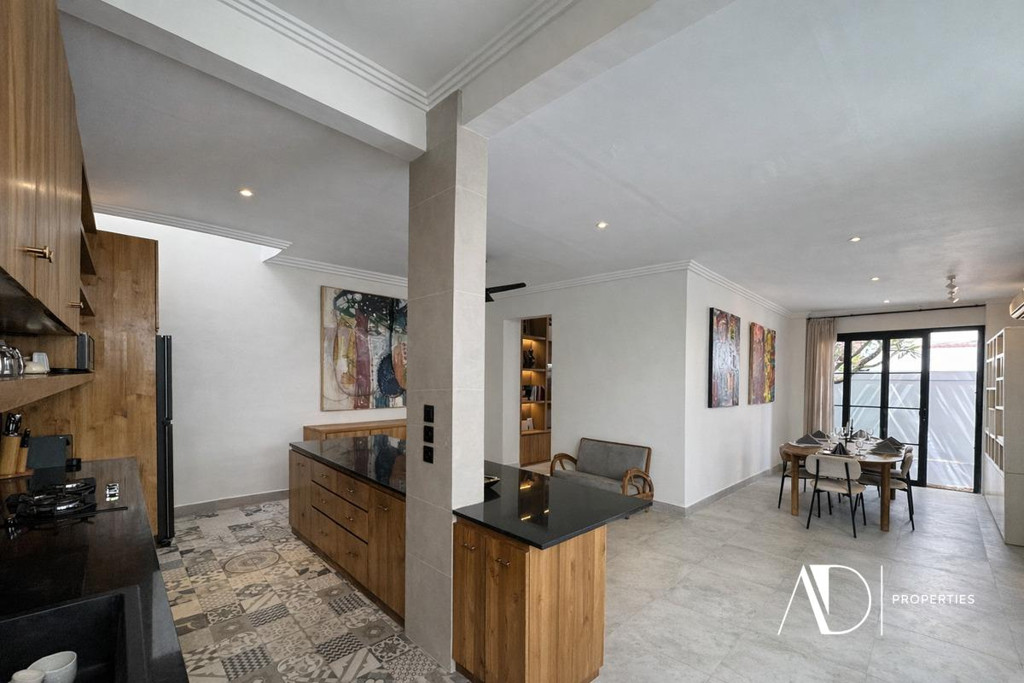 FREEHOLD | RENOVATED MODERN TOWNHOUSE - SEMINYAK AREA