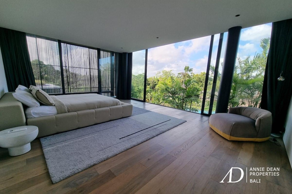 FREEHOLD | ULTRA-MODERN 6-BEDROOM LUXURY VILLA IN PERERENAN