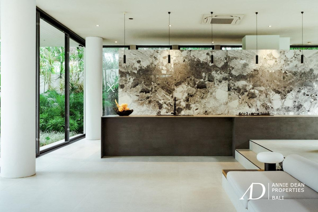 FREEHOLD | ULTRA-MODERN 6-BEDROOM LUXURY VILLA IN PERERENAN