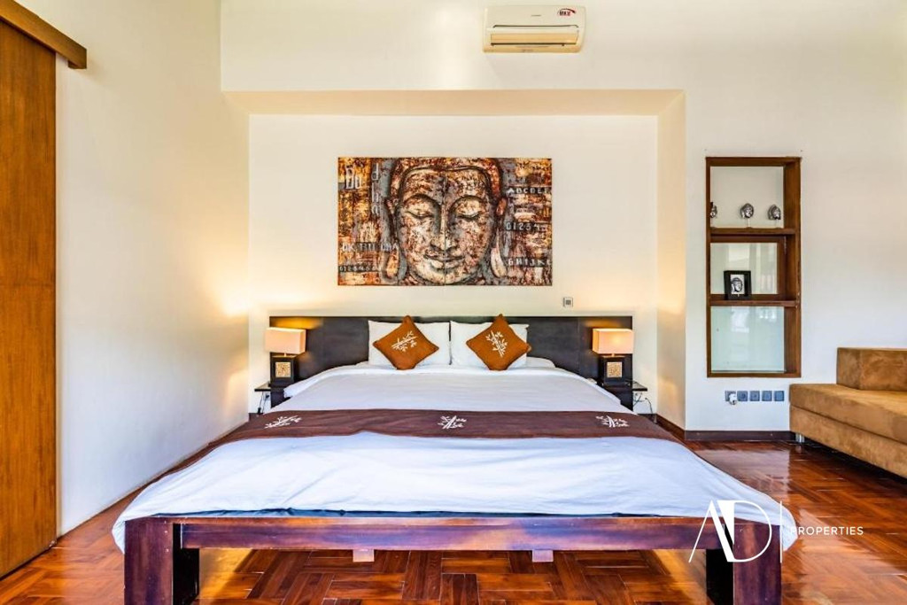 FREEHOLD | BEACH-SIDE MODERN TROPICAL VILLA | TURNKEY COASTAL INVESTMENT