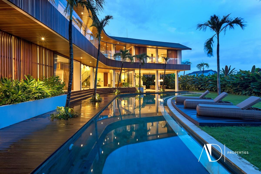 LEASEHOLD 40 YEARS| ICONIC DESIGNER VILLA IN TUMBAK BAYUH
