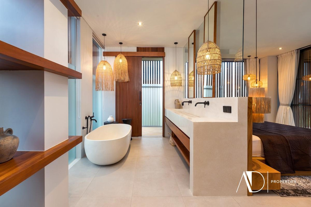 LEASEHOLD 40 YEARS| ICONIC DESIGNER VILLA IN TUMBAK BAYUH