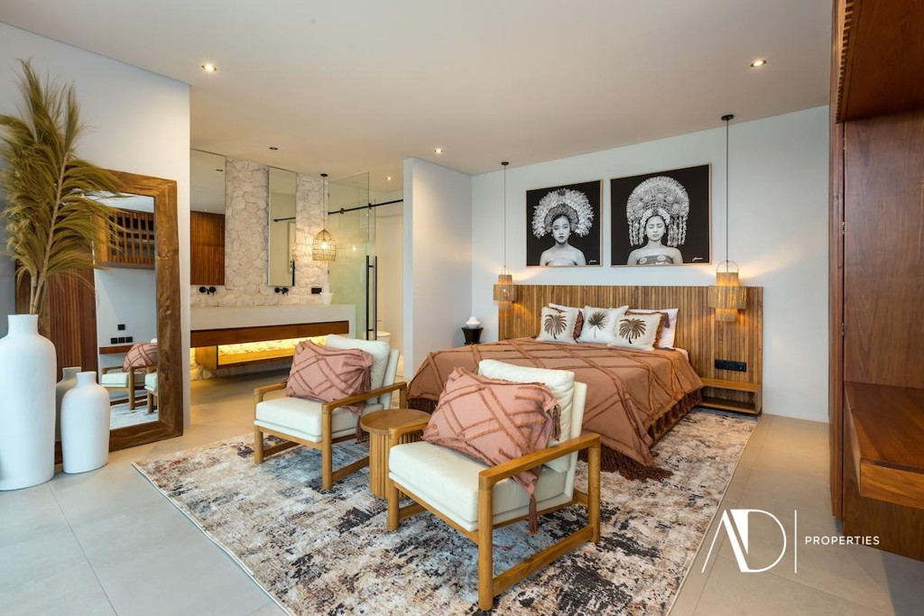 LEASEHOLD 40 YEARS| ICONIC DESIGNER VILLA IN TUMBAK BAYUH