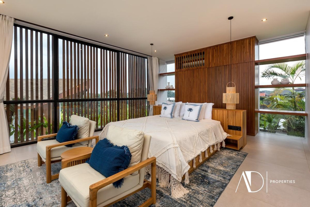 LEASEHOLD 40 YEARS| ICONIC DESIGNER VILLA IN TUMBAK BAYUH