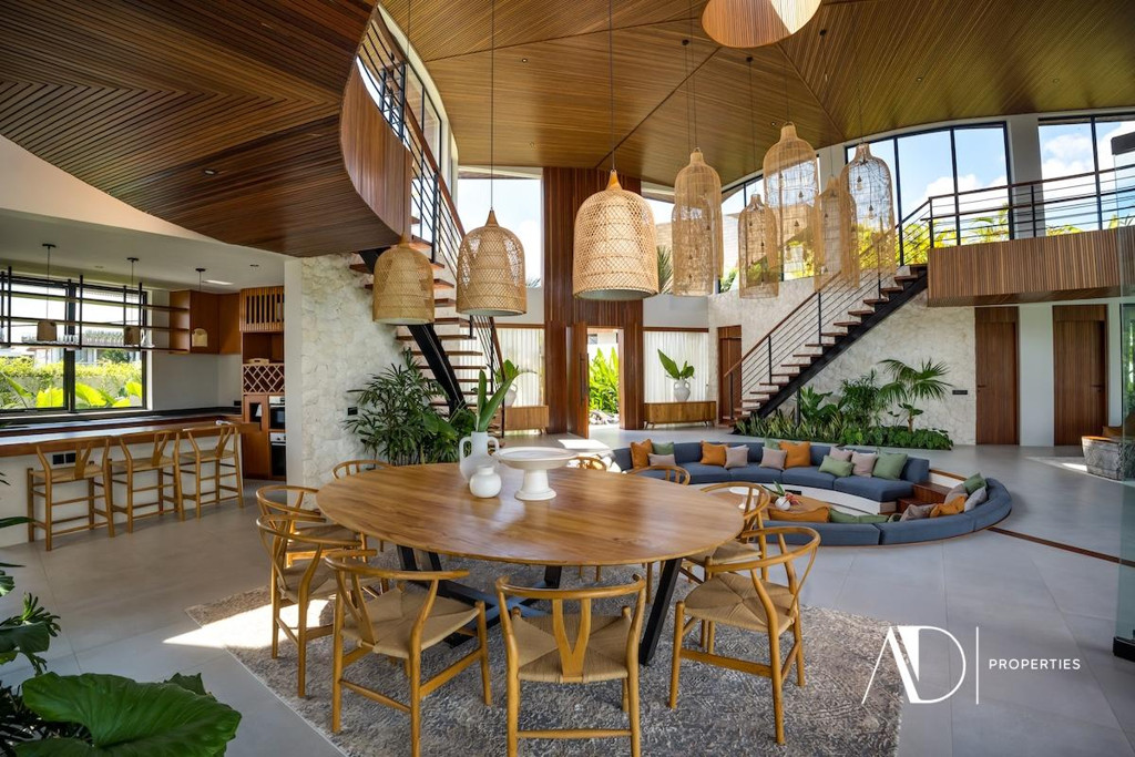 LEASEHOLD 40 YEARS| ICONIC DESIGNER VILLA IN TUMBAK BAYUH