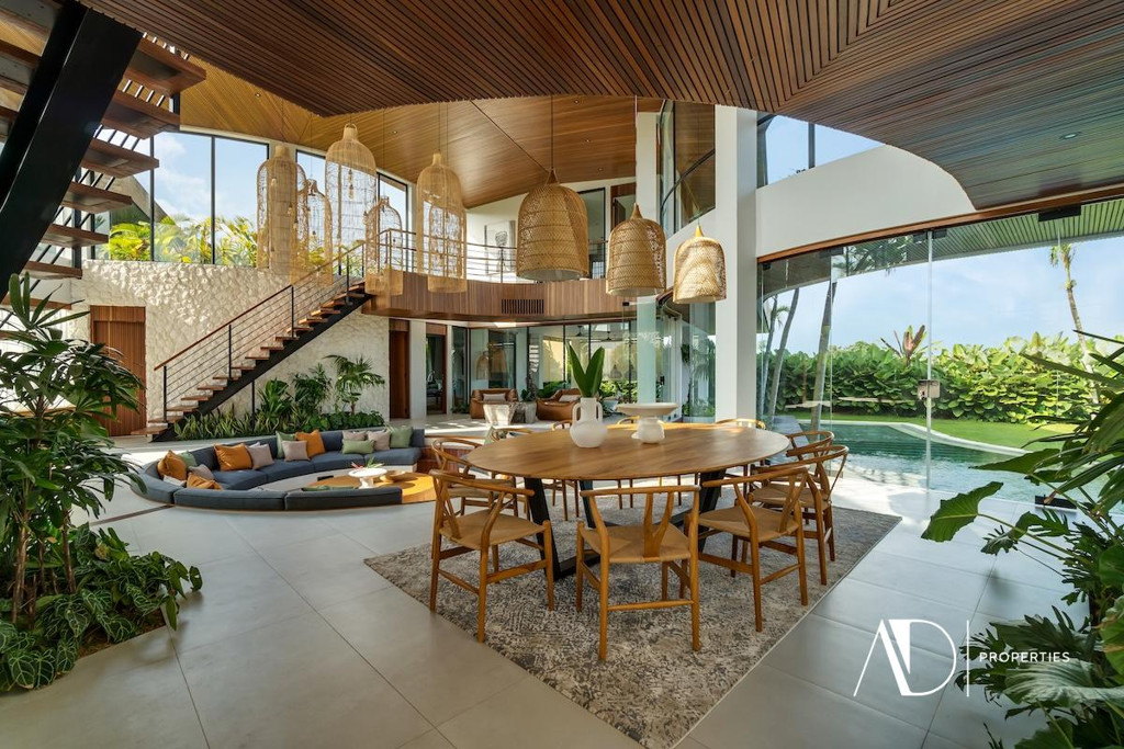 LEASEHOLD 40 YEARS| ICONIC DESIGNER VILLA IN TUMBAK BAYUH