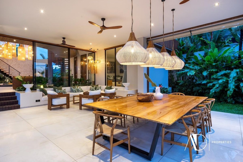 LEASEHOLD 40 YEARS| ICONIC DESIGNER VILLA IN TUMBAK BAYUH