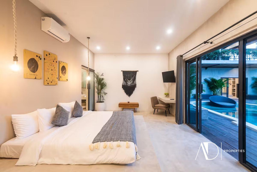 LEASEHOLD | NEWLY RENOVATED 11-ROOM BOUTIQUE GUEST HOUSE IN BATU BOLONG - CANGGU