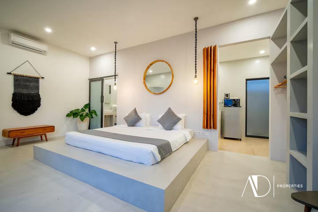 LEASEHOLD | NEWLY RENOVATED 11-ROOM BOUTIQUE GUEST HOUSE IN BATU BOLONG - CANGGU