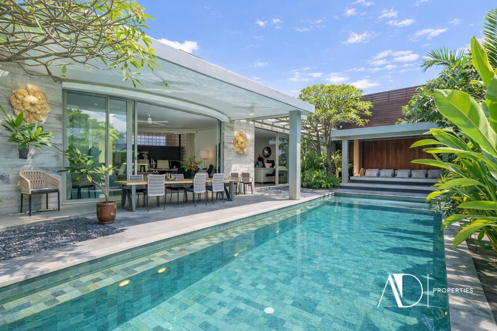 LEASEHOLD 30 YEARS | TROPICAL MINIMALIST VILLA WITH 13M POOL - PRIME UMALAS