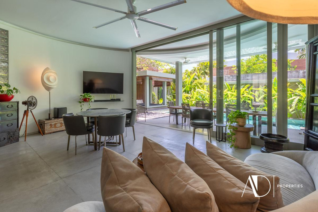 LEASEHOLD 30 YEARS | TROPICAL MINIMALIST VILLA WITH 13M POOL - PRIME UMALAS