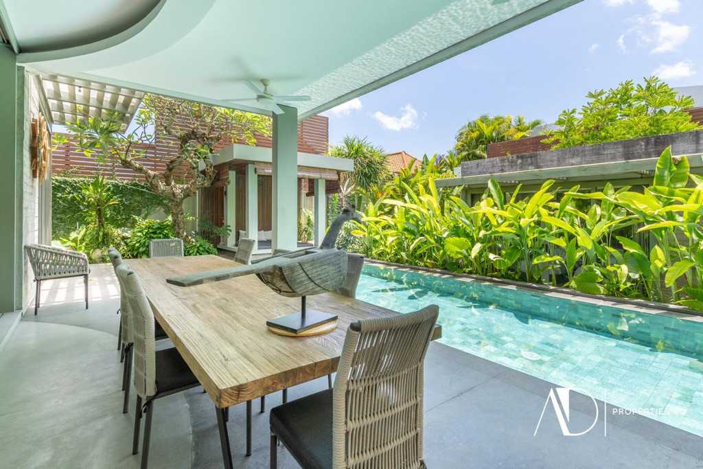LEASEHOLD 30 YEARS | TROPICAL MINIMALIST VILLA WITH 13M POOL - PRIME UMALAS