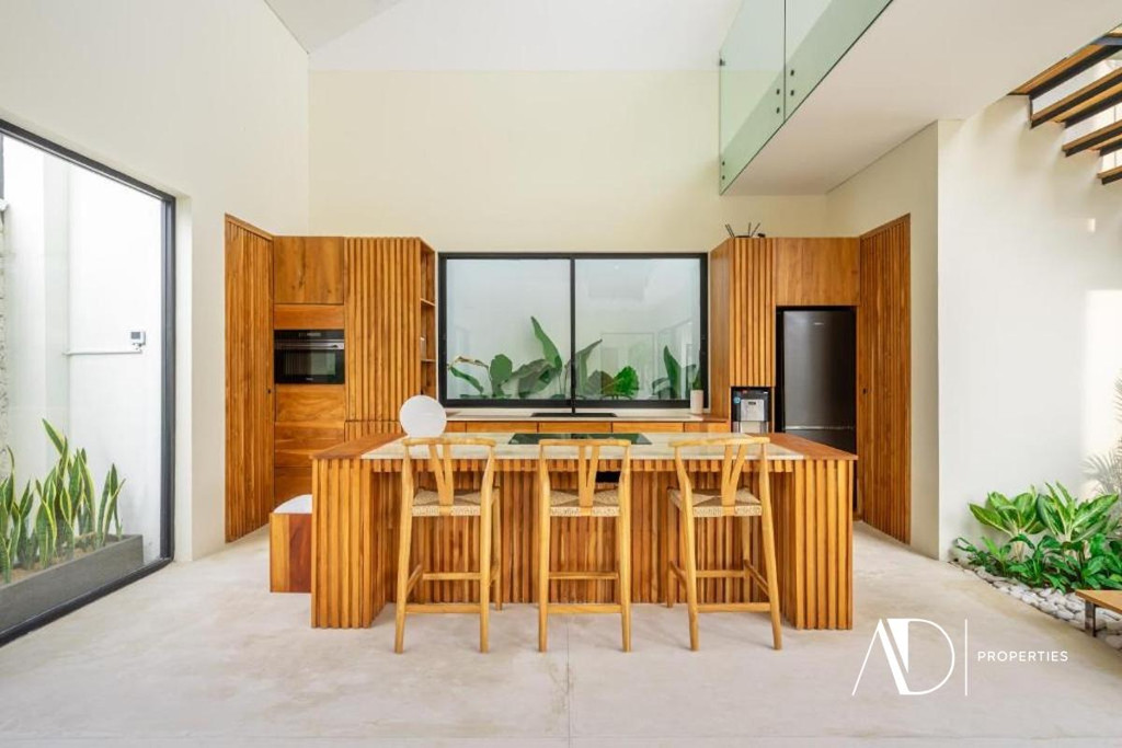 FREEHOLD | MODERN VILLA IN PRIME SEMINYAK - 10 MINUTES TO THE BEACH