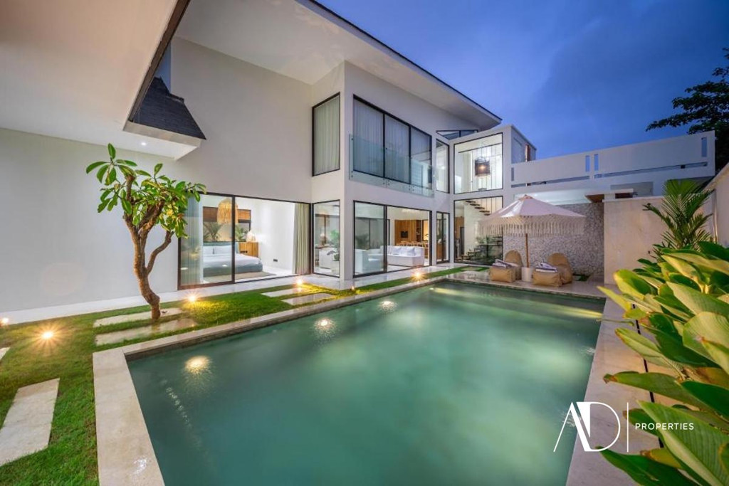 FREEHOLD | MODERN VILLA IN PRIME SEMINYAK - 10 MINUTES TO THE BEACH