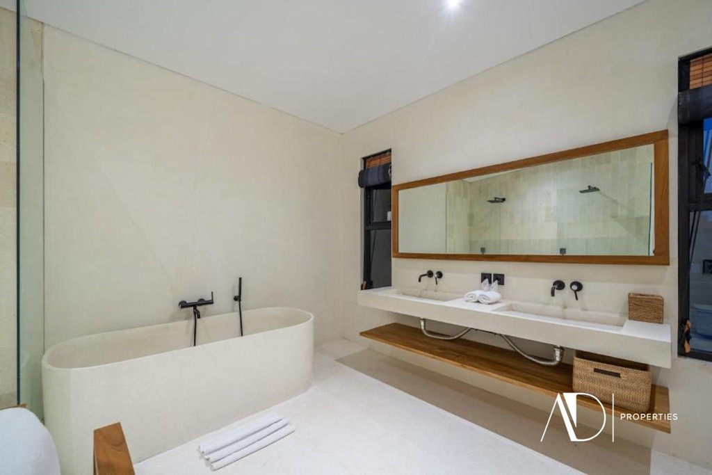 FREEHOLD | MODERN VILLA IN PRIME SEMINYAK - 10 MINUTES TO THE BEACH