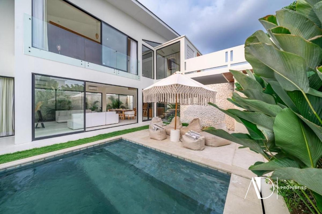 FREEHOLD | MODERN VILLA IN PRIME SEMINYAK - 10 MINUTES TO THE BEACH
