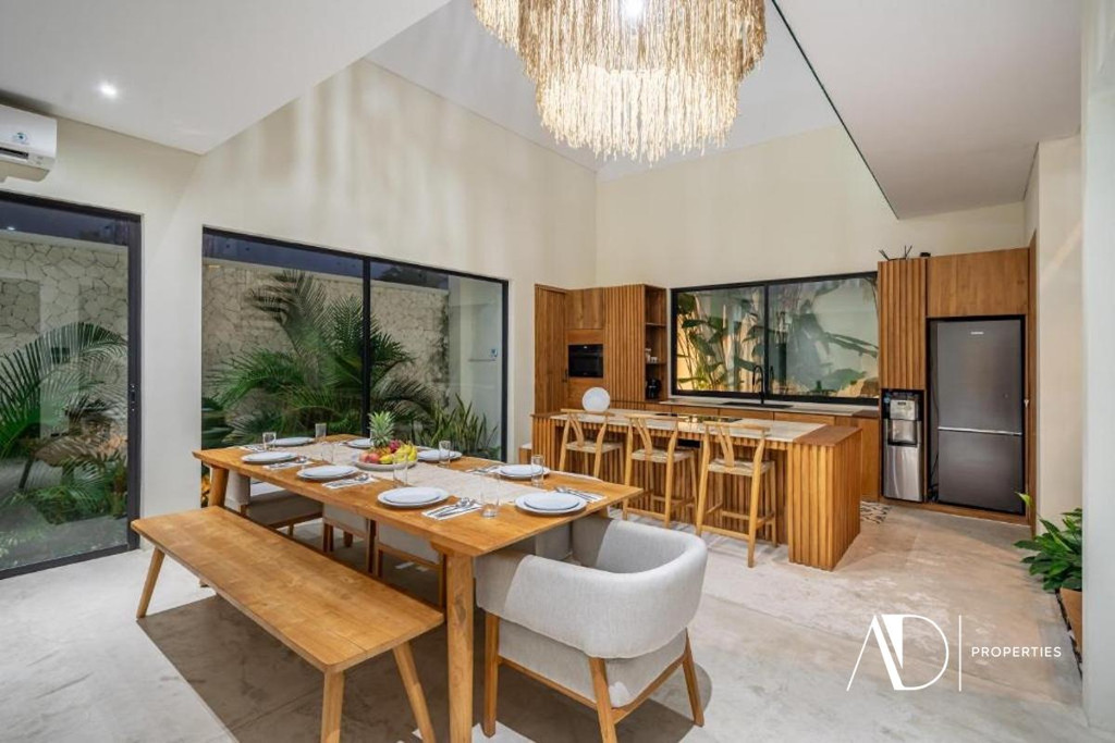 FREEHOLD | MODERN VILLA IN PRIME SEMINYAK - 10 MINUTES TO THE BEACH