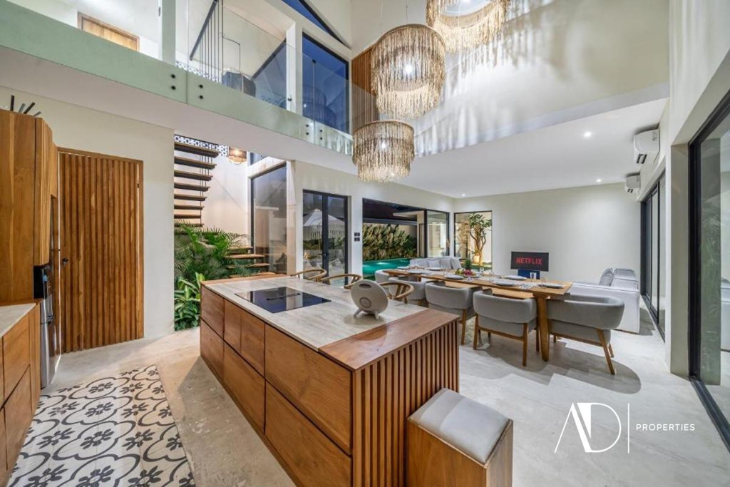 FREEHOLD | MODERN VILLA IN PRIME SEMINYAK - 10 MINUTES TO THE BEACH