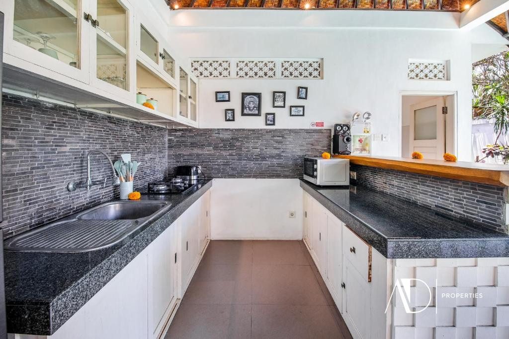 LEASEHOLD UNTIL 31 MAY 2033 | FULLY LICENSED 2-BEDROOM VILLA IN PRIME SEMINYAK