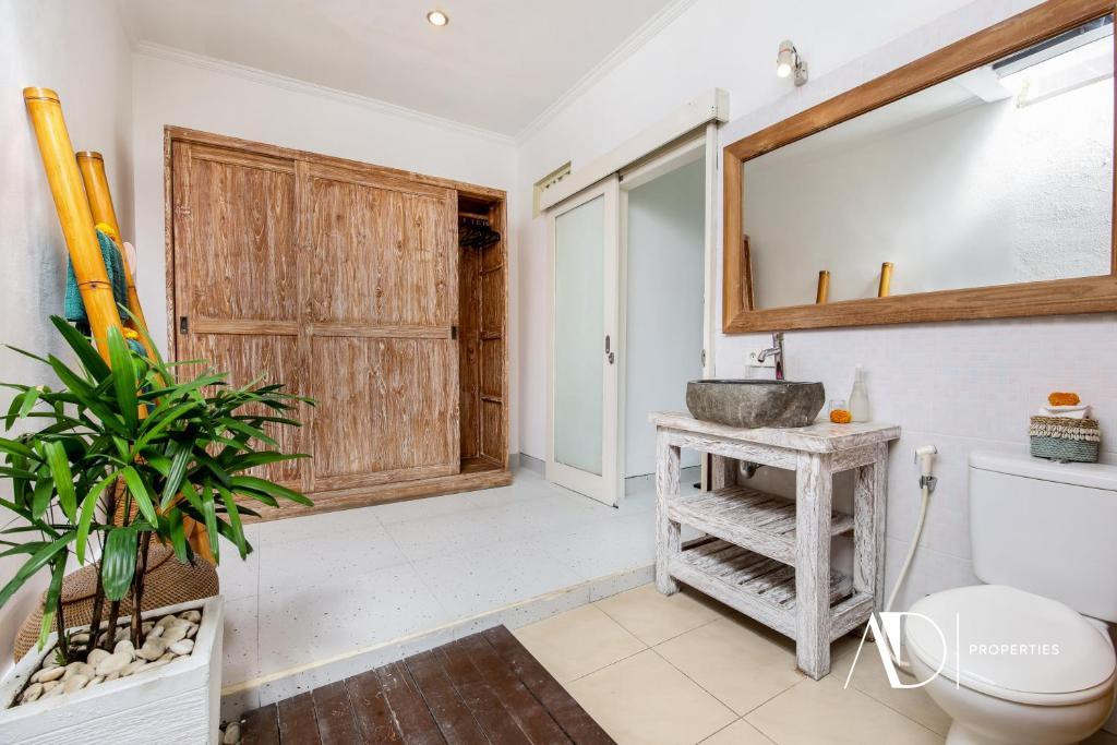 LEASEHOLD UNTIL 31 MAY 2033 | FULLY LICENSED 2-BEDROOM VILLA IN PRIME SEMINYAK