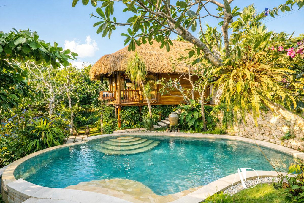 FREEHOLD | TROPICAL DESIGN VILLA WITH SPACIOUS GARDENS - GWK JIMBARAN