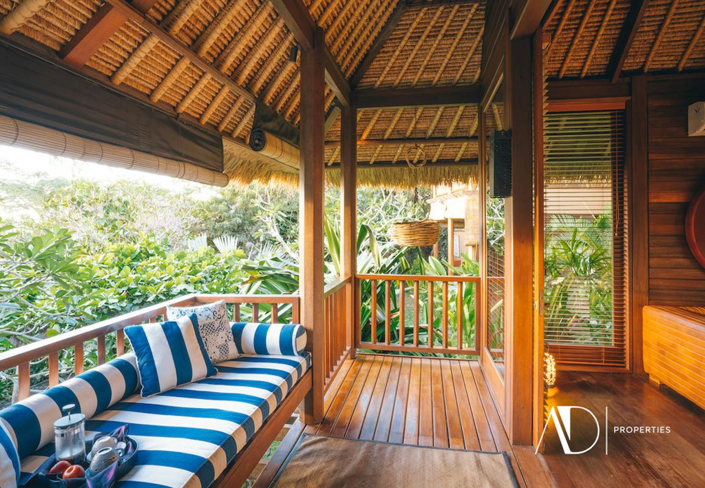 FREEHOLD | TROPICAL DESIGN VILLA WITH SPACIOUS GARDENS - GWK JIMBARAN