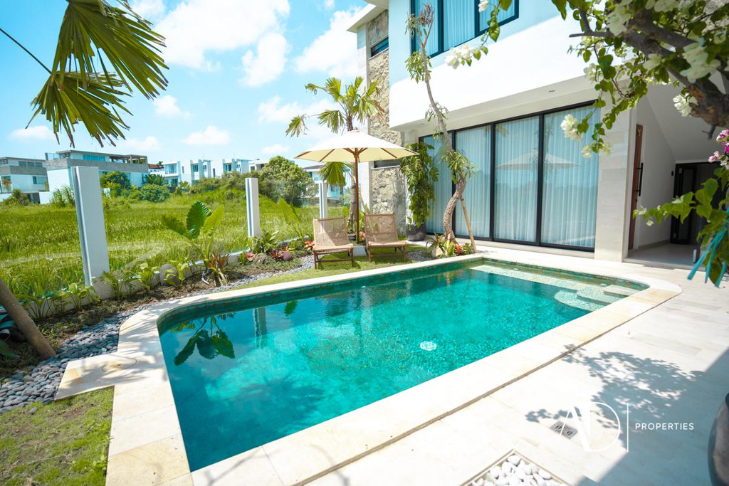 FREEHOLD | 2-BEDROOM VILLA WITH RICE FIELD VIEWS - CEMAGI