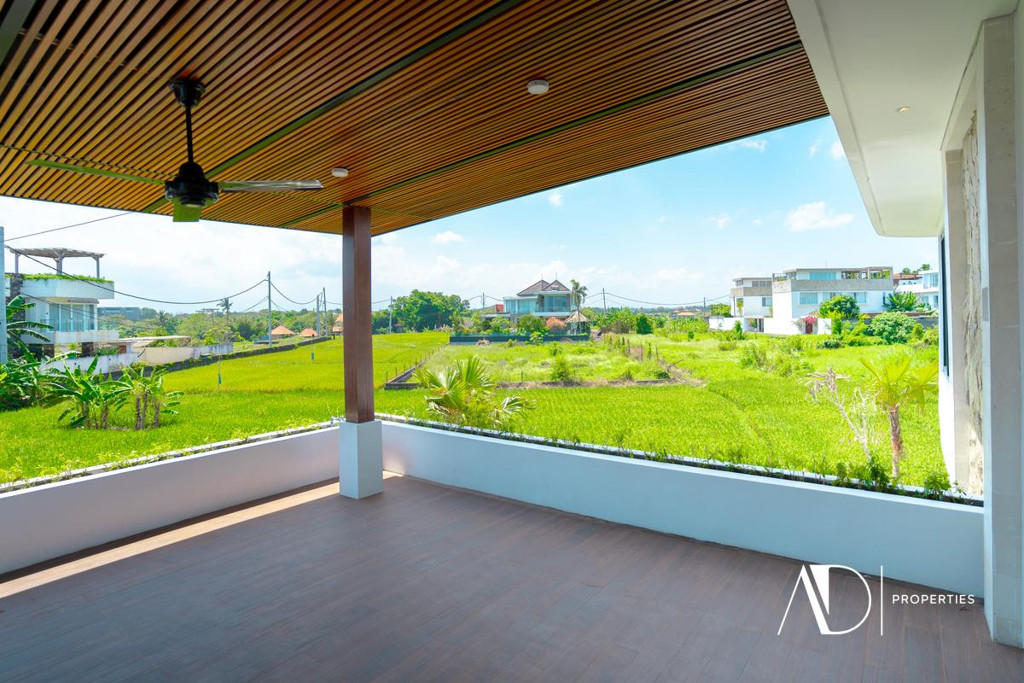 FREEHOLD | 2-BEDROOM VILLA WITH RICE FIELD VIEWS - CEMAGI