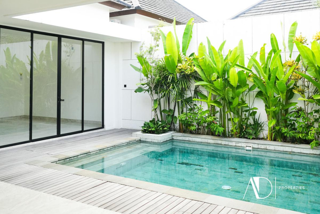 LEASEHOLD | CONTEMPORARY 3-BEDROOM VILLA IN PRIME PETITENGET, SEMINYAK