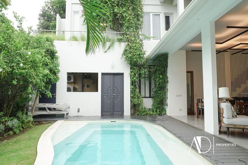 YEARLY RENTAL | MODERN 3-BEDROOM VILLA IN BUMBAK, UMALAS