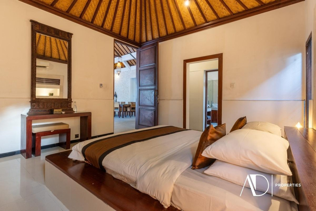YEARLY RENTAL | 5-BEDROOM VILLA IN THE HEART OF SEMINYAK