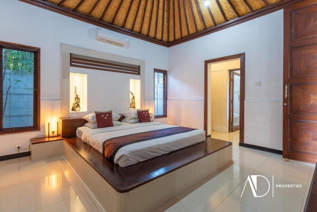 YEARLY RENTAL | 5-BEDROOM VILLA IN THE HEART OF SEMINYAK