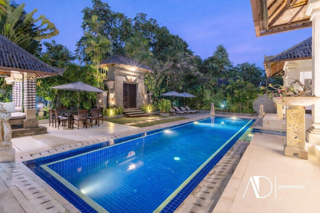YEARLY RENTAL | 5-BEDROOM VILLA IN THE HEART OF SEMINYAK