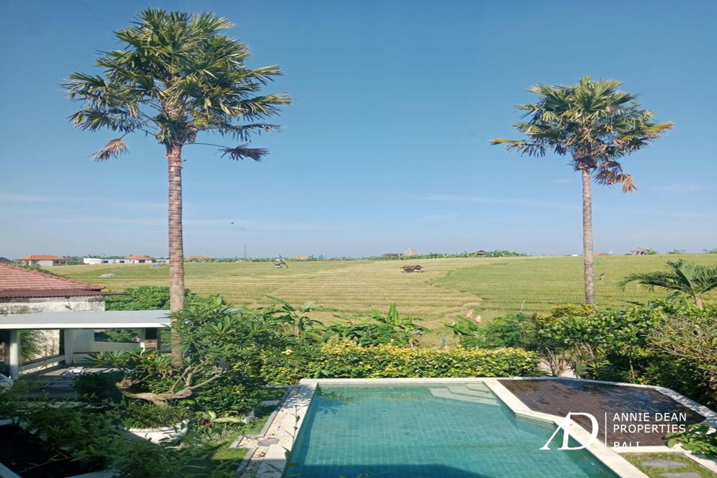 YEARLY RENTAL | NEWLY RENOVATED 4 BEDROOM VILLA IN PRIME PERERENAN