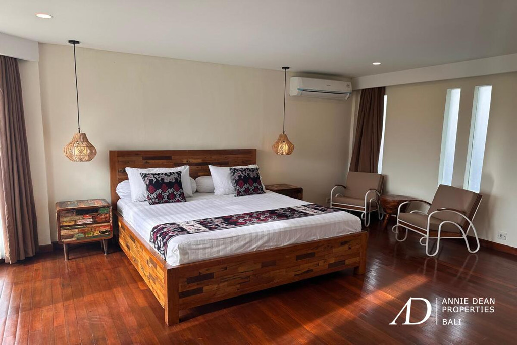 YEARLY RENTAL | NEWLY RENOVATED 4 BEDROOM VILLA IN PRIME PERERENAN