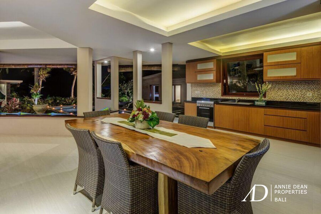 YEARLY RENTAL | NEWLY RENOVATED 4 BEDROOM VILLA IN PRIME PERERENAN