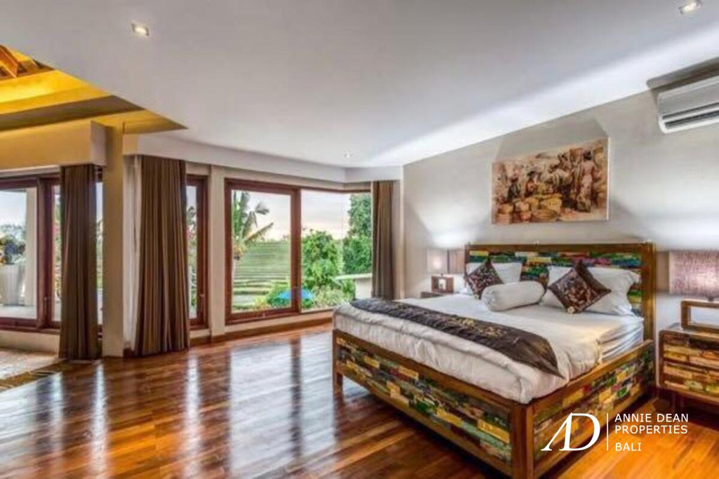 YEARLY RENTAL | NEWLY RENOVATED 4 BEDROOM VILLA IN PRIME PERERENAN