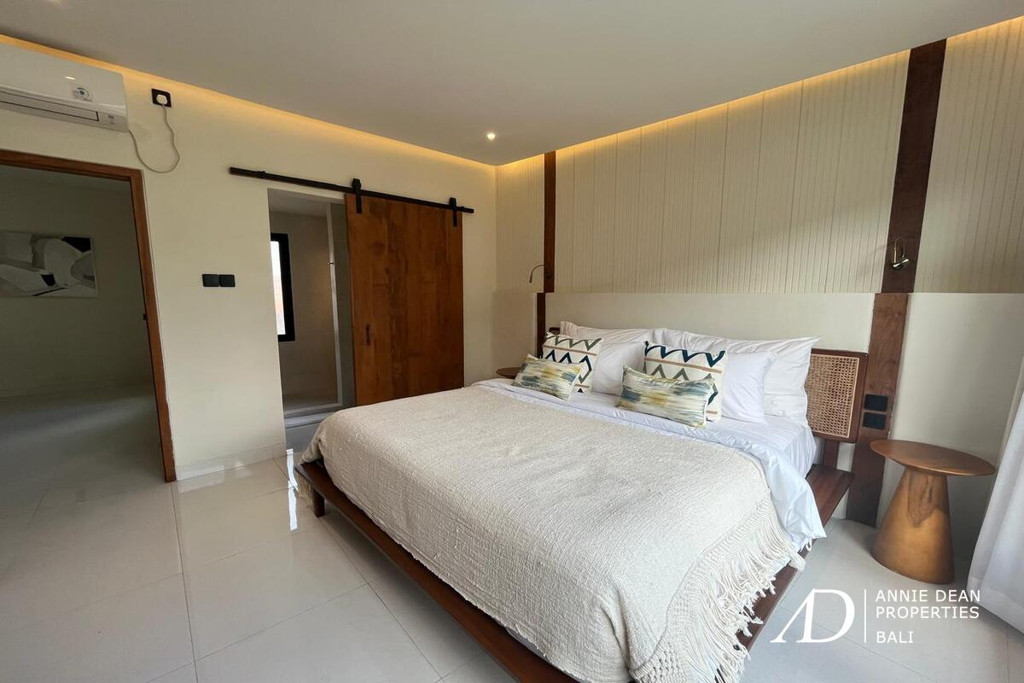 YEARLY RENTAL | MODERN 2-BEDROOM VILLA IN KEROBOKAN NEAR SEMINYAK
