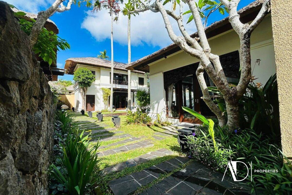  YEARLY RENTAL | 3-BEDROOM VILLA IN PRIVATE COMPLEX - 5 MINUTES TO THE BEACH