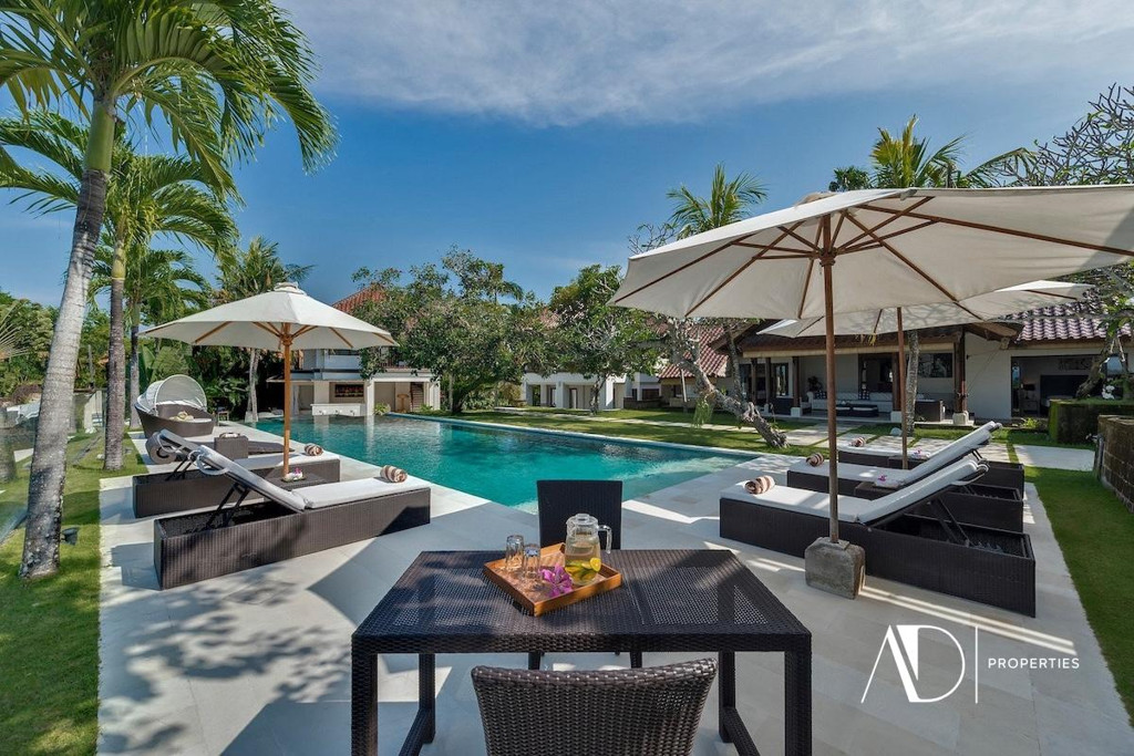 FREEHOLD | MAGNIFICENT 8-BEDROOM ESTATE IN PERERENAN
