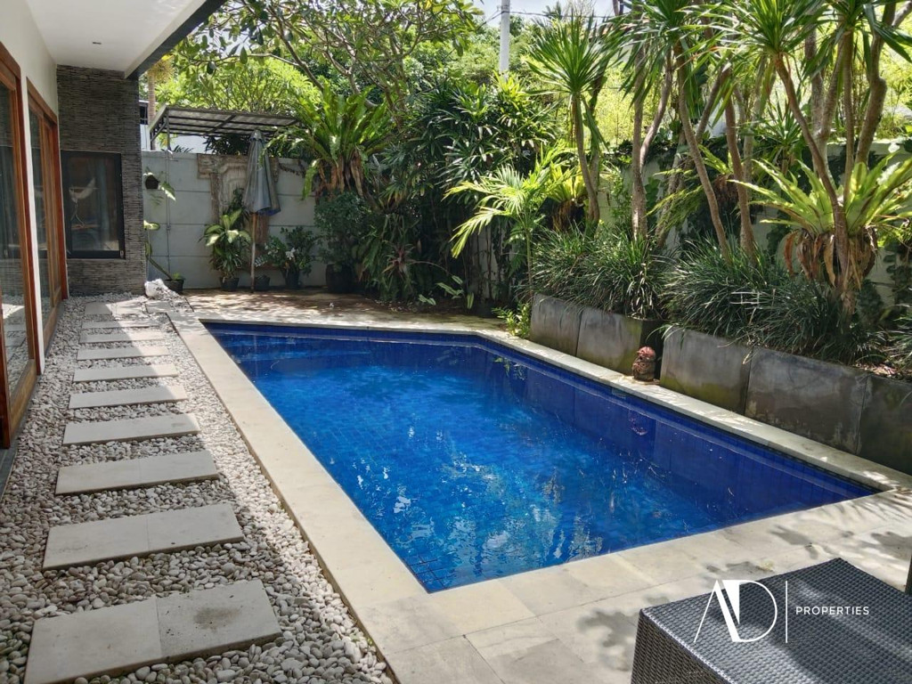 FREEHOLD | BALINESE DESIGN VILLA IN PRIME CANGGU