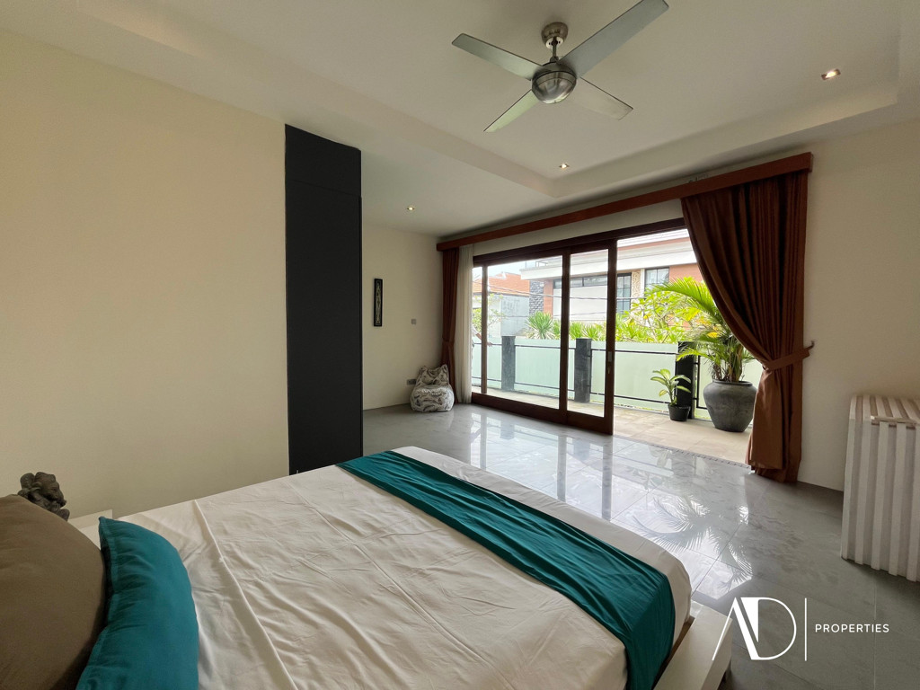FREEHOLD | BALINESE DESIGN VILLA IN PRIME CANGGU