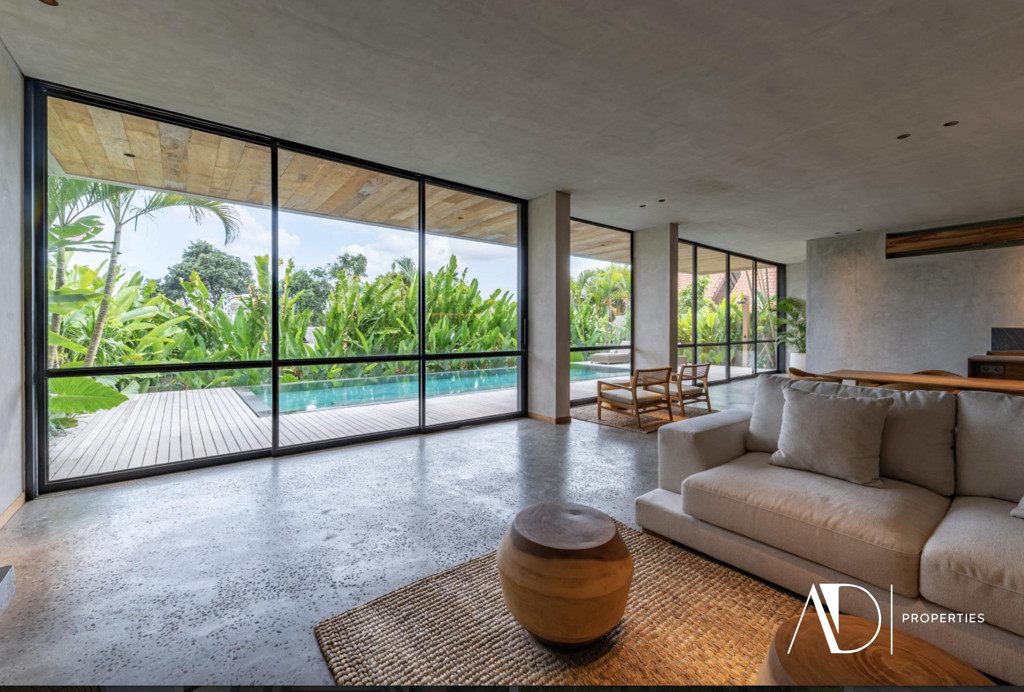 LEASEHOLD | MODERN VILLA WITH RICE FIELD VIEWS IN TUMBAK BAYUH