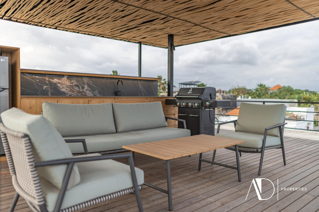 LEASEHOLD | MODERN VILLA WITH RICE FIELD VIEWS IN TUMBAK BAYUH